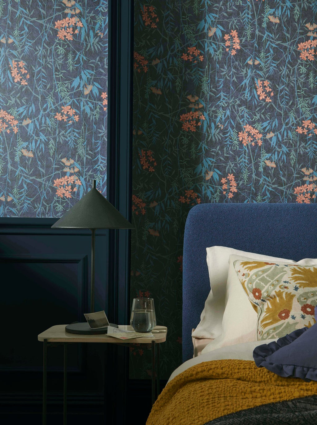 Obassia Silk Midnight Wallpaper