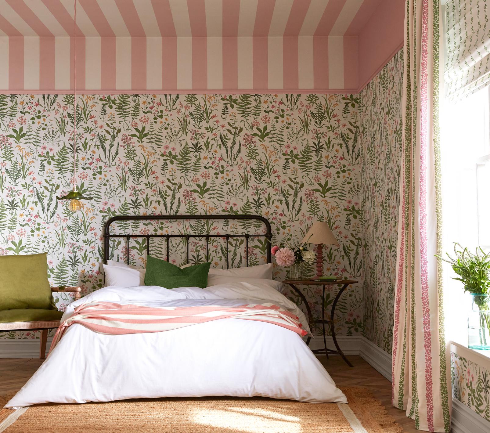 Quartet Stripe Blush Wallpaper