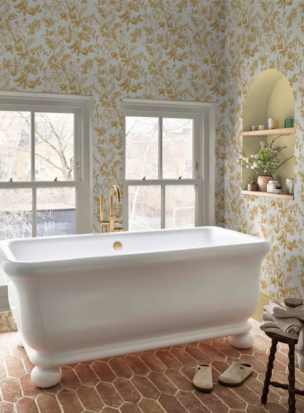 Roman Creme Brulee Wallpaper