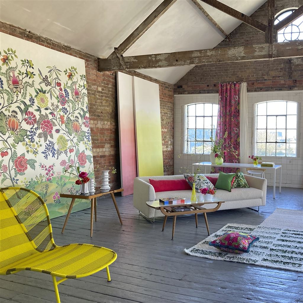 Brocart Decoratif Fuchsia (Scenes & Murals III)