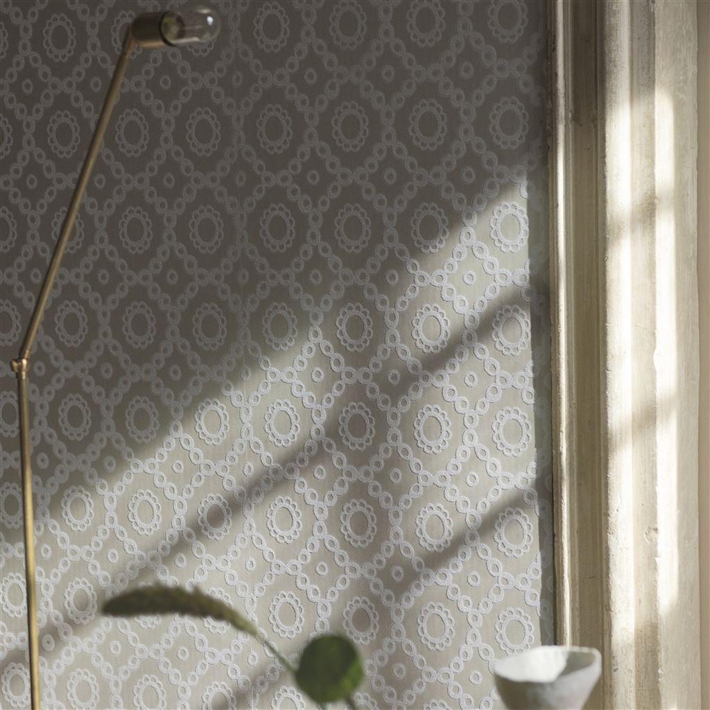 Melusine - Ivory (The Edit - Patterned WALLPAPER Volume I)