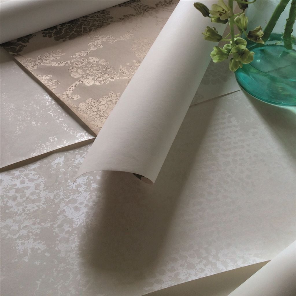 Udyana - Graphite (The Edit - Plain & Textured WALLPAPER Volume I)