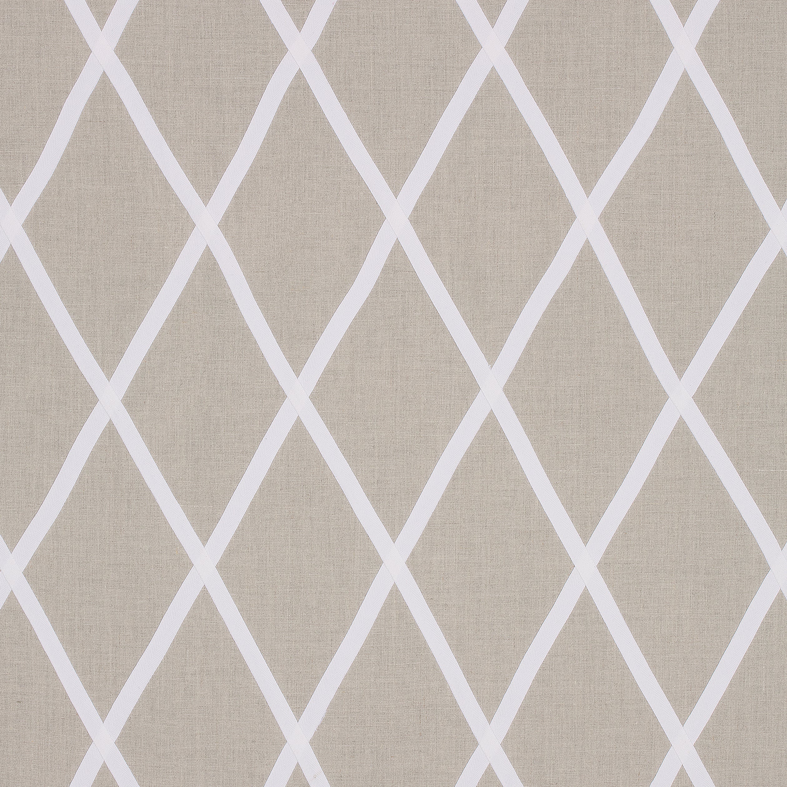 TARASCON TRELLIS APPLIQUE - White on Natural