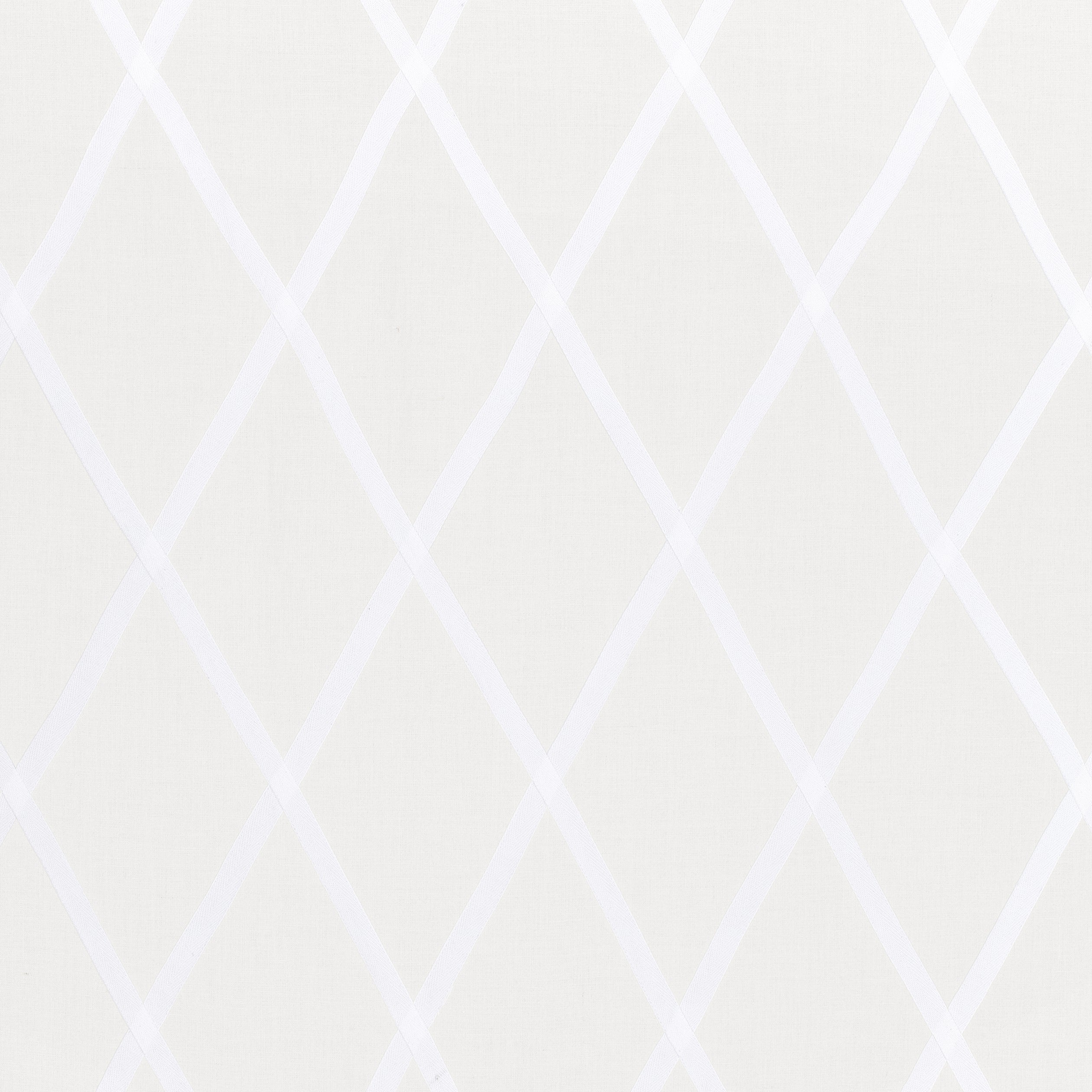 TARASCON TRELLIS APPLIQUE - White on White