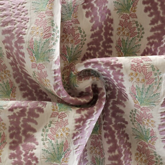 Rambling Vine - 44220475