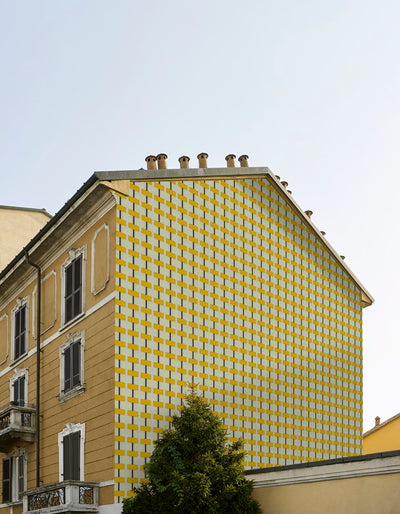 Between the lines - Milano